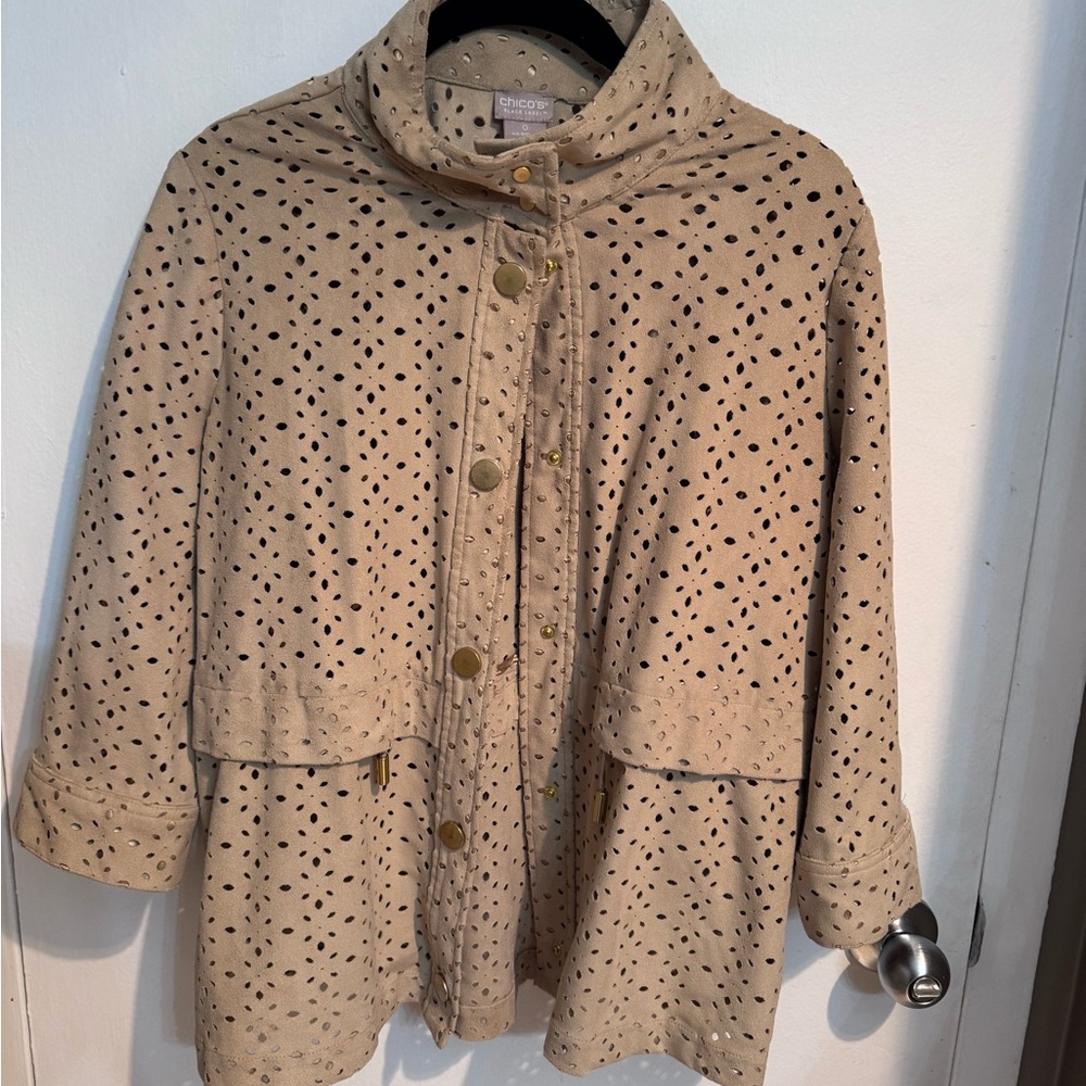 Vintage Chico's | Black Label Faux Suede Safari Jacket Size 0 (4/6) | Tan/Nude